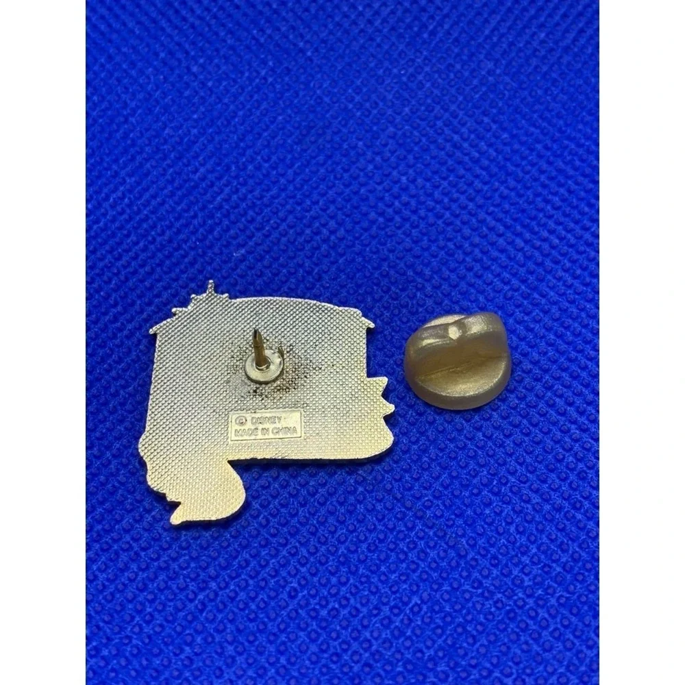 Limited Edition Inaugural Member The Disney Club pin AUTHENTIC